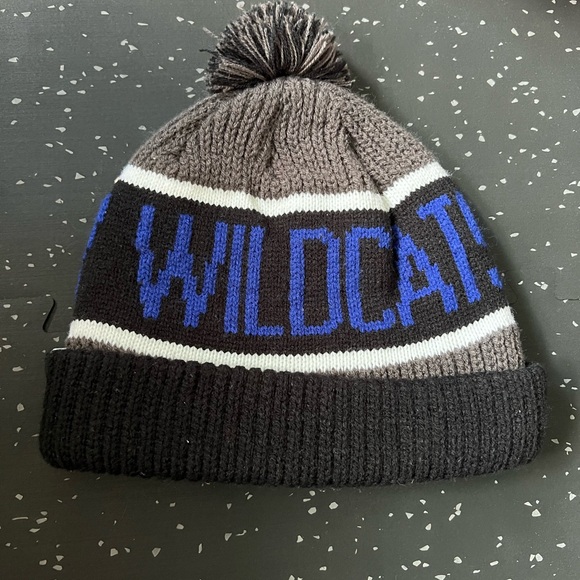 Kentucky Wildcats Winter Pom Pom Hat - Picture 2 of 2